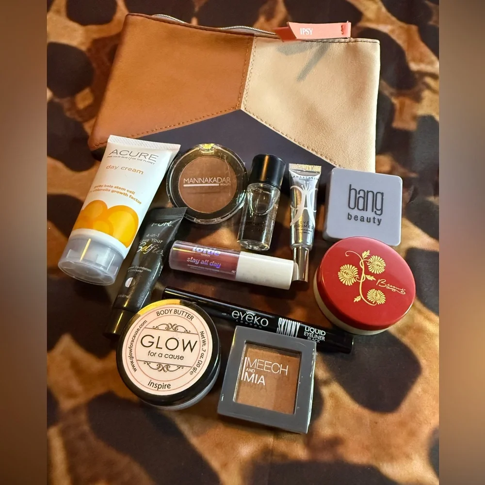 Makeup bundle with Ipsy cosmetic bag. See pics for more details.